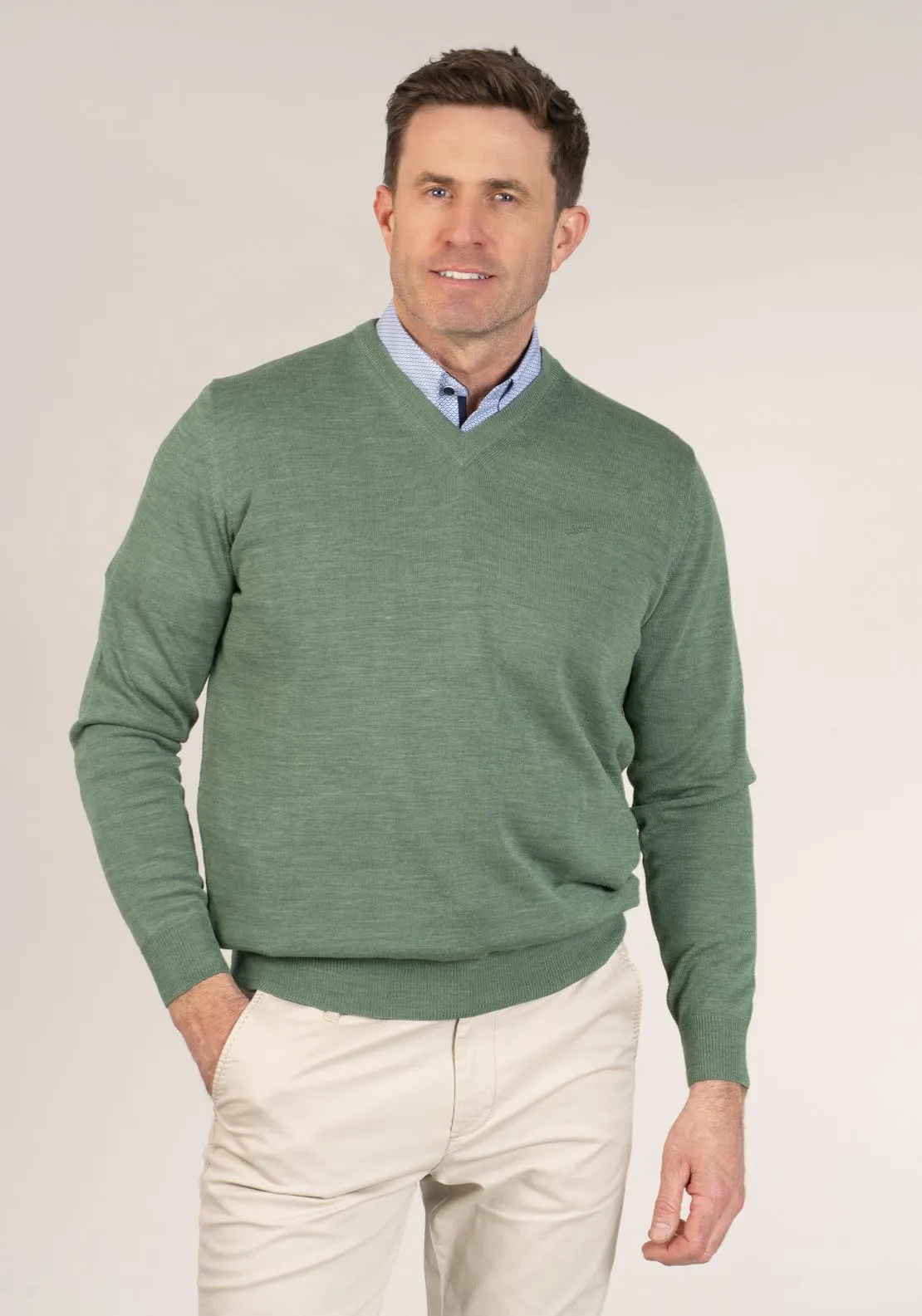 50/50 Fine Merino Wool & Acrylic V-Neck Knit - Green