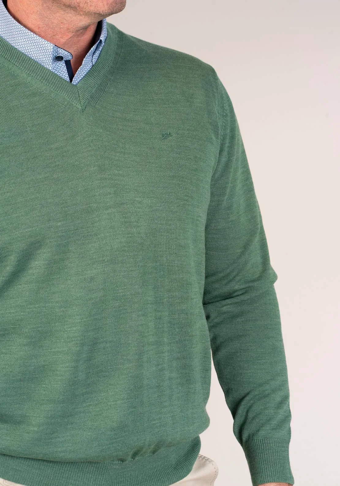 50/50 Fine Merino Wool & Acrylic V-Neck Knit - Green