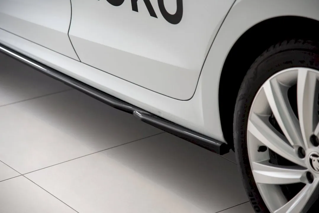 Maxton Design - SIDE SKIRTS SPLITTERS V2 SKODA OCTAVIA MK4 (2019-)