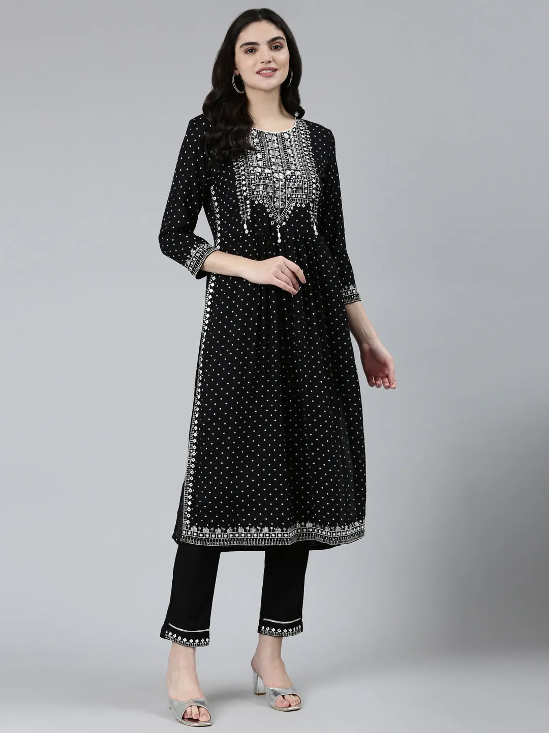 Neeru's Black Regular Straight Floral Kurta Sets And Trousers