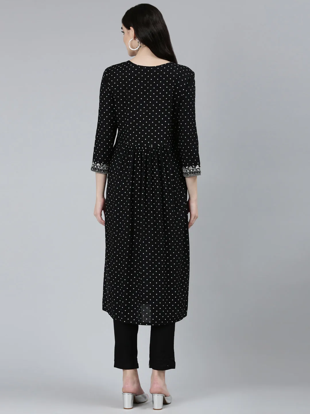 Neeru's Black Regular Straight Floral Kurta Sets And Trousers